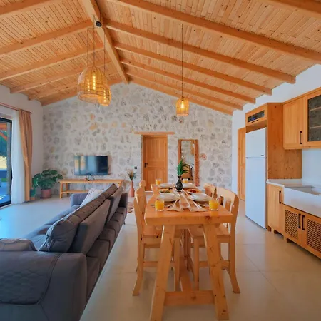 Villa Mono 1 *